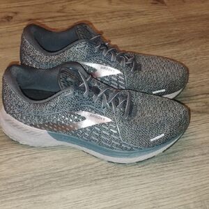 Brooks Adrenaline 21 Women's Charcoal  And Pink Athletic Shoes Size 10